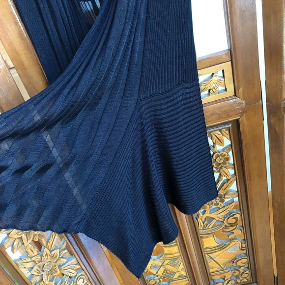 Forever 21 Black Knit Vest Women Sz M Drape Sleeveless Semi-Sheer Adult - Picture 3 of 5